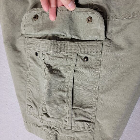 LL Bean Mens Cargo Shorts Ripstop Natural Fit Olive Green Pockets Hiking Sz 38W - Picture 6 of 13